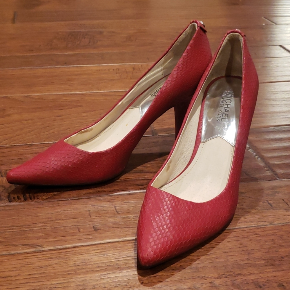 Michael Kors pumps